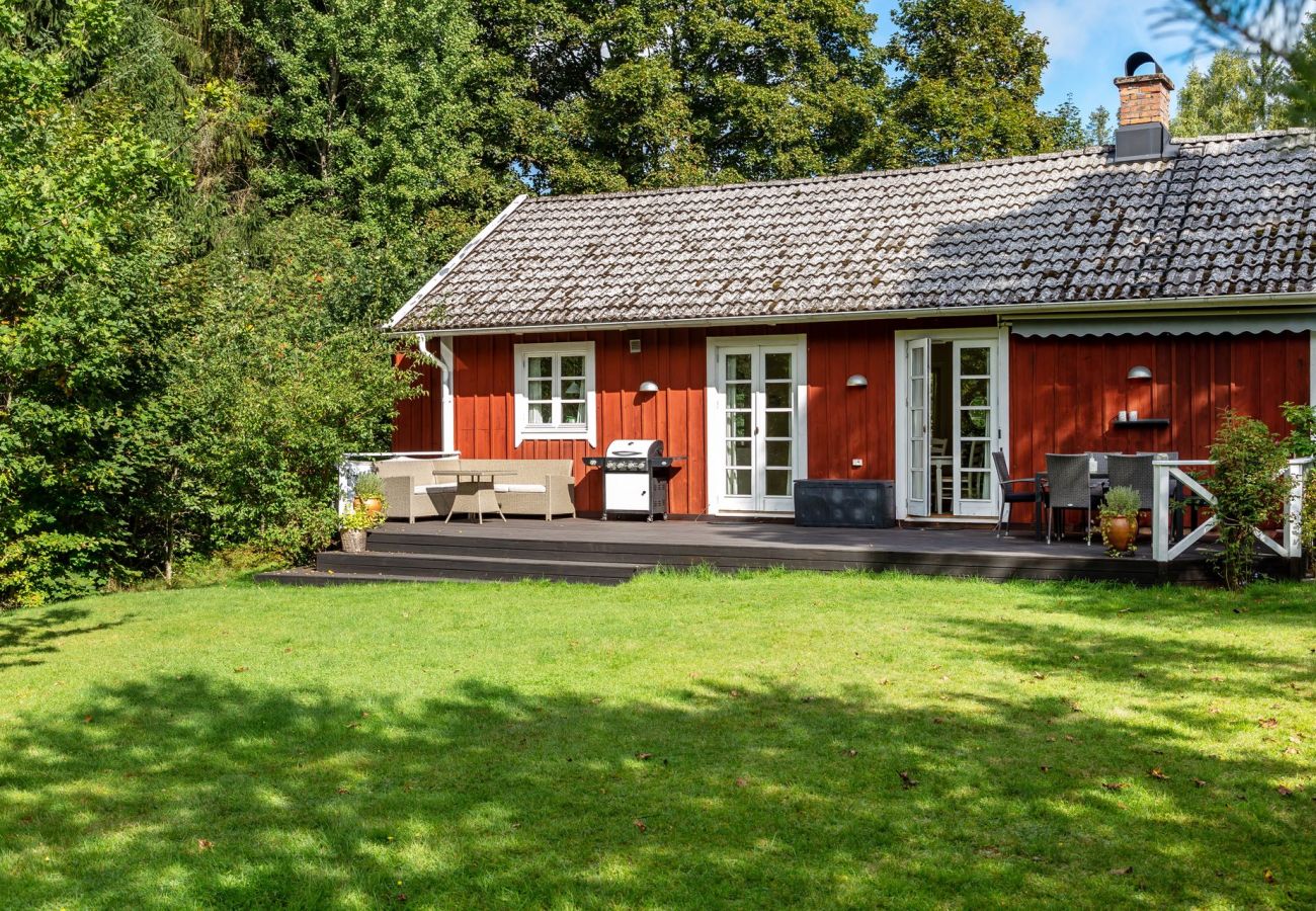 House in Rydaholm - Nice holiday home in Hjämlsänga close to lake | SE07001