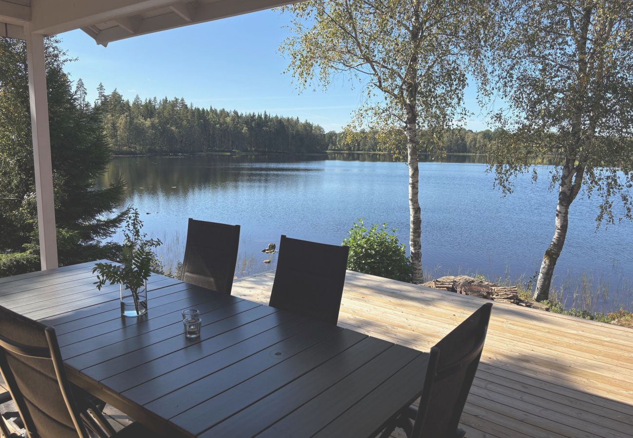 House in Gnosjö - Holiday house in Gnosjo by the lake | SE07015
