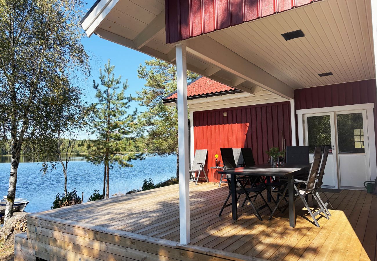 House in Gnosjö - Holiday house in Gnosjo by the lake | SE07015