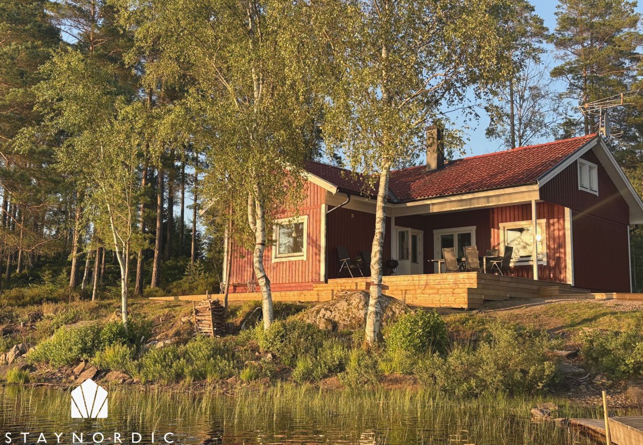 House in Gnosjö - Holiday house in Gnosjo by the lake | SE07015