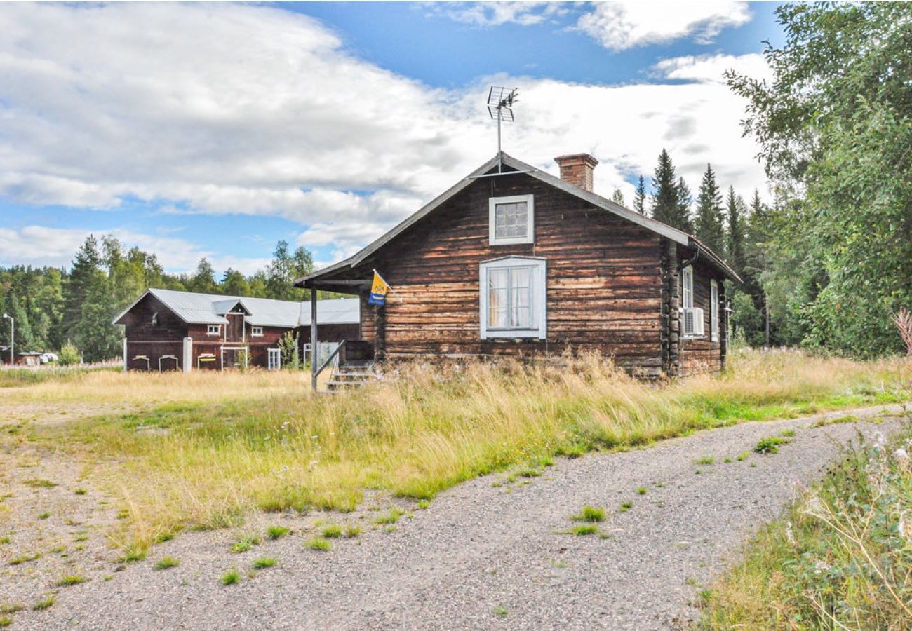 House in Lima - Idyllic log cabin in Dalarna close to  nature and skiing | SE19020