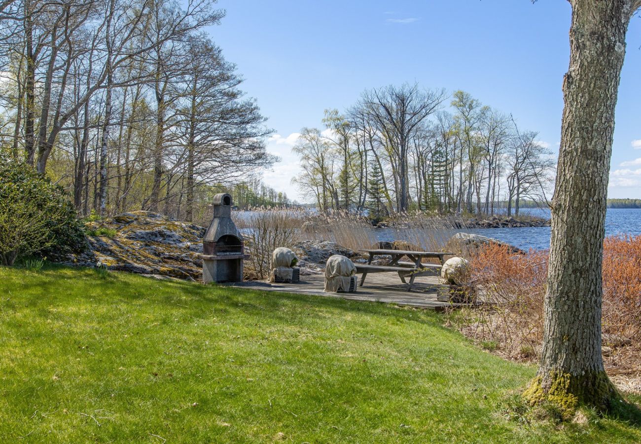 House in Ljungby - Holiday house with fantastic location and private lake plot