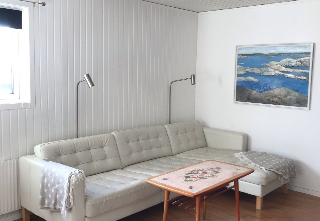 House in Donsö - Large and spacious accommodation with sea view on Donsö | SE08030