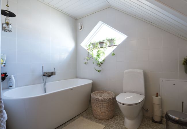 House in Västra Frölunda - Nice and comfortable villa on the historic Näset in Gothenburg's archipelago | SE08031 House in Västra Frölunda - Nice and comfortable villa on the historic Näset in Gothenburg's archipelago | SE08031