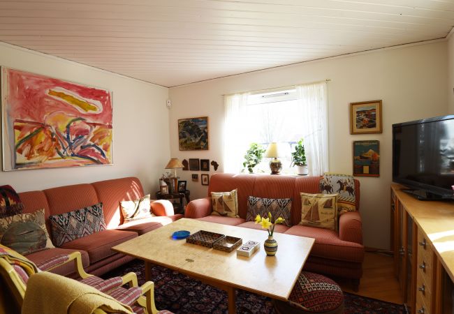 House in Västra Frölunda -  Nice and comfortable villa at the historic Näset in the Gothenburg archipelago | SE08031
