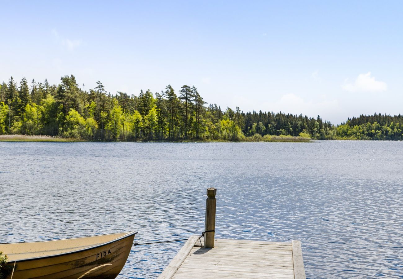 House in Ryd - Cozy cottage with 500 m to lake and rowing boat