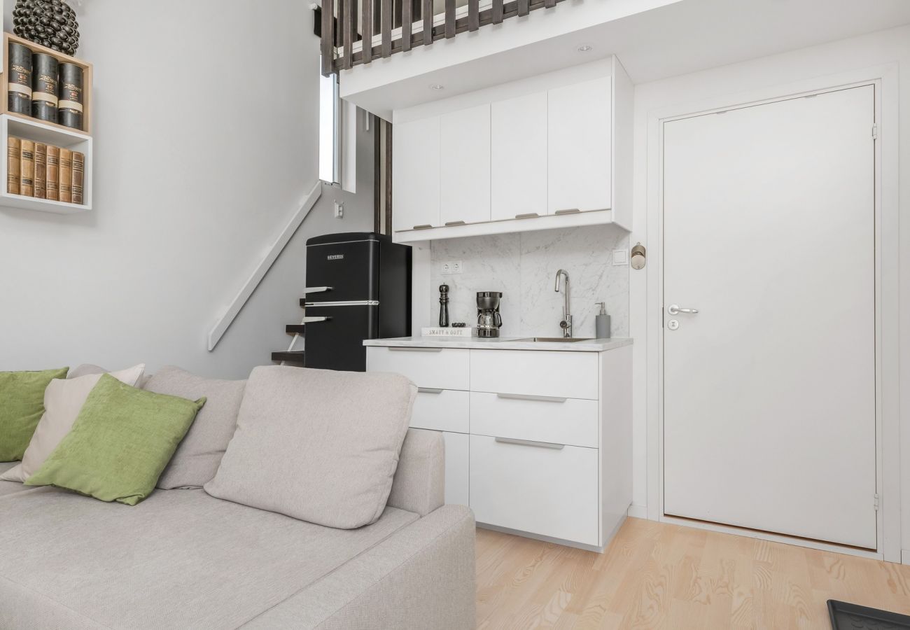 House in Motala - Newly built attefallshus by the beautiful Varamobeach!