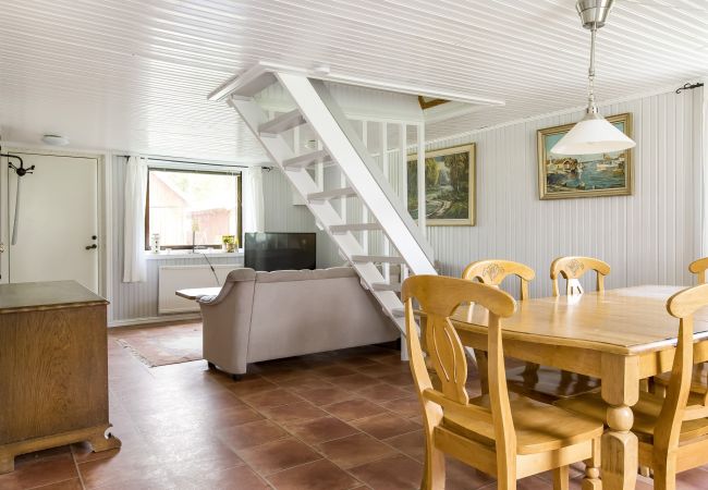 House in Ljungby - Cottage at Bolmstad Säteri by Lake Bolmen | SE06019