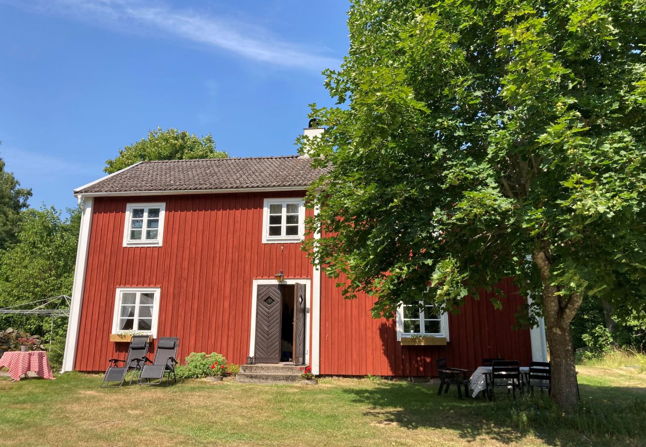 House in Ryd - Nice holiday home with 100 meters to Lake Åsnen | SE06026