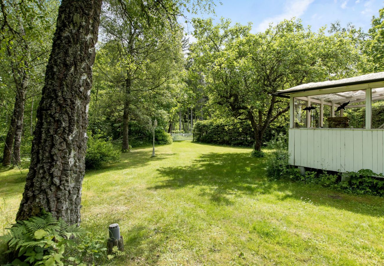 House in Urshult -  Nice cottage close to Urshult with access to a boat by lake Åsnen | SE06027