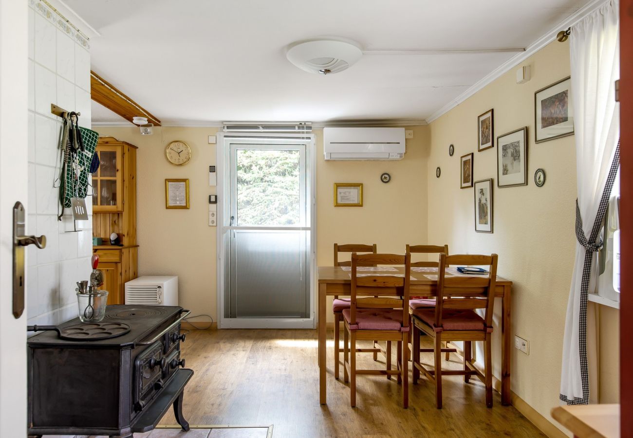 House in Urshult -  Nice cottage close to Urshult with access to a boat by lake Åsnen | SE06027