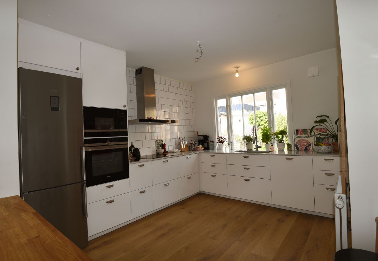 House in Göteborg -  Well-equipped terraced house in beautiful Örgryte