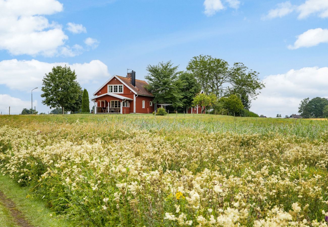 House in Vittaryd - Lovely holiday home in the village of Flattinge, 9.5 km from Lagan with a view of Flåren