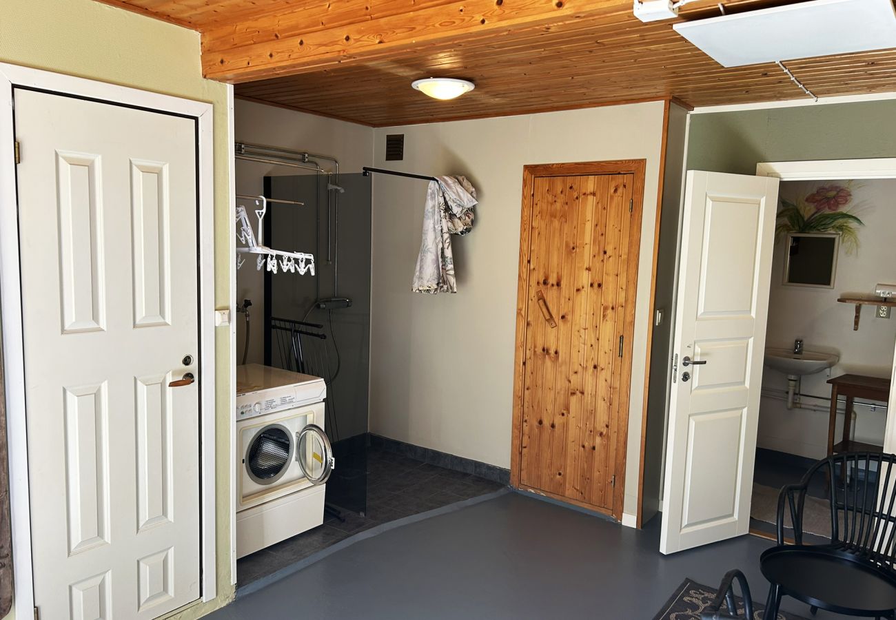 House in Mellerud - Cozy and rural holiday accommodation 150 meters from Lake Vänern | SE17003