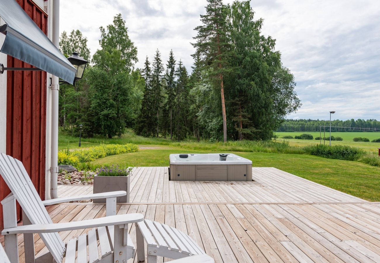 House in Krylbo - Large and well-equipped house in Dalarna with spa and sauna