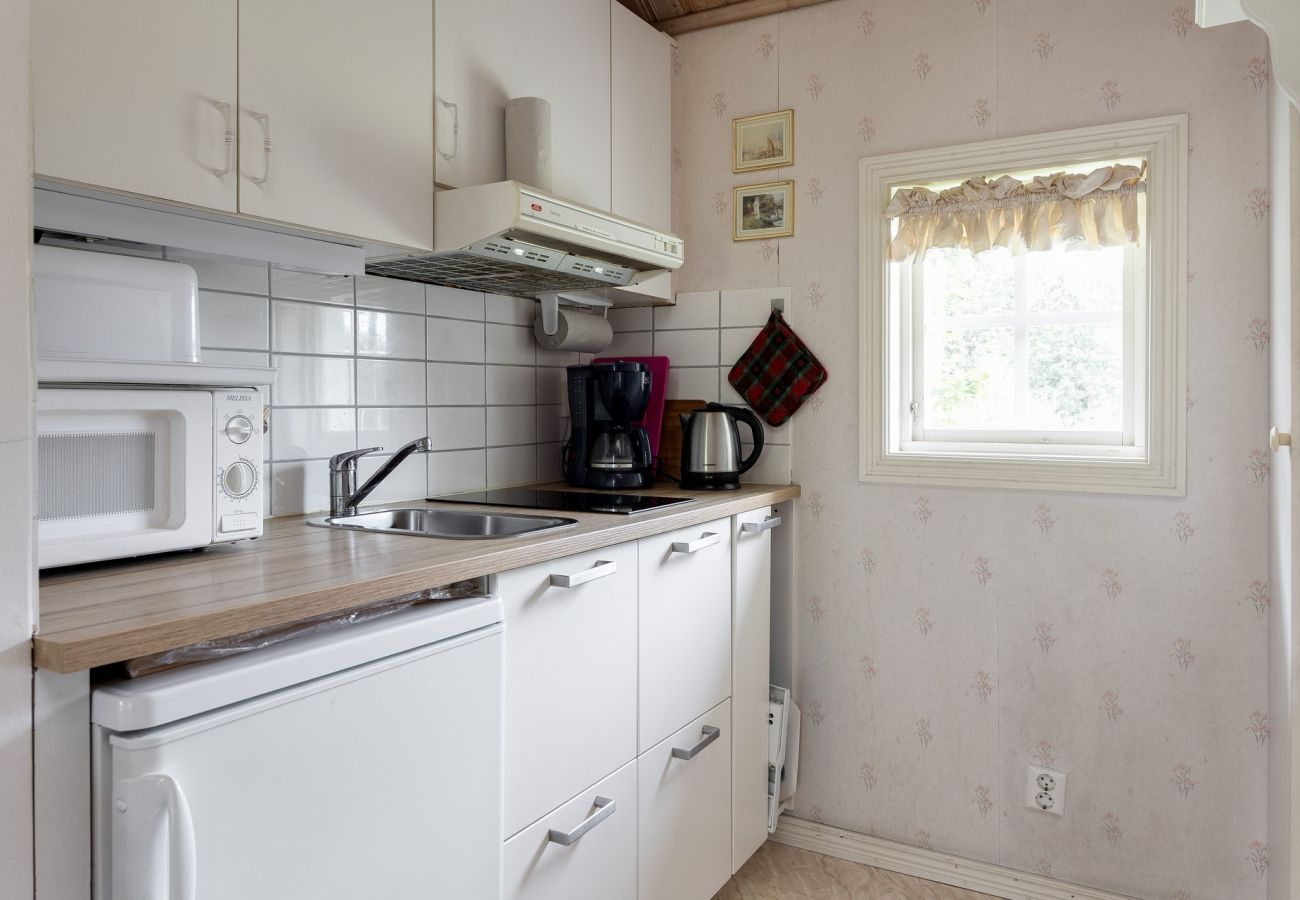 House in Burseryd - Cozy little cottage in Småland close to lake and fishing | SE07018