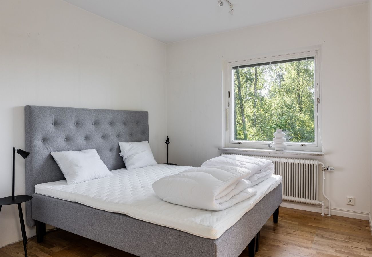 House in Rydaholm - Fantastic holiday home with a sandy beach by Lake Furen