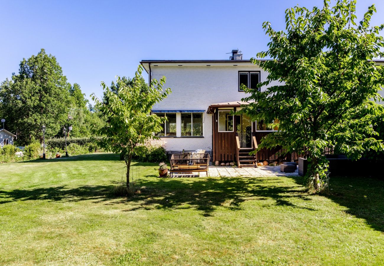 House in Rydaholm - Large and modern house with sandy beach