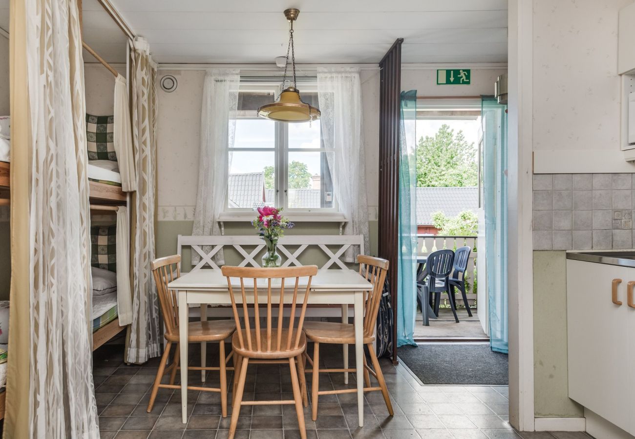 Apartment in Vimmerby - Holiday apartment with cozy courtyard in the middle of Vimmerby
