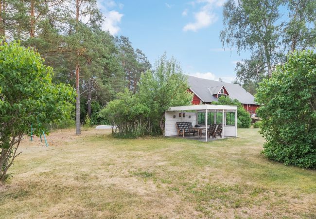 House in Vimmerby - Cozy cottage with proximity to lake with jetty | SE05017