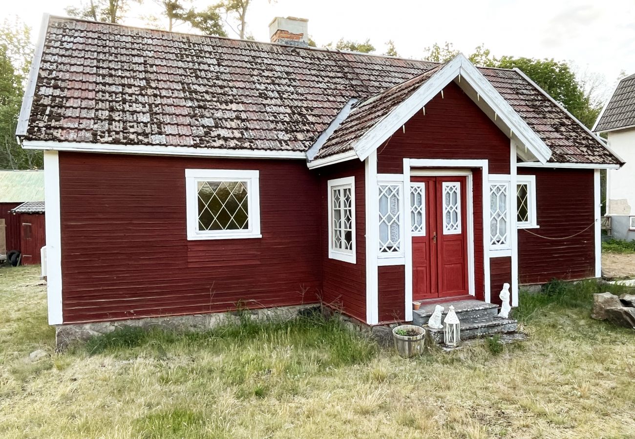 House in Alsterbro - Cozy cottage close to nature in Alsterbo | SE05011 