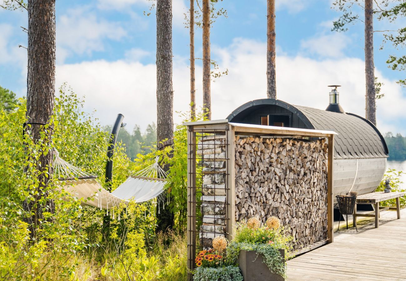 House in Vaggeryd - Fantastic house in Vaggeryd with a panoramic view of the lake Fängen | SE07024
