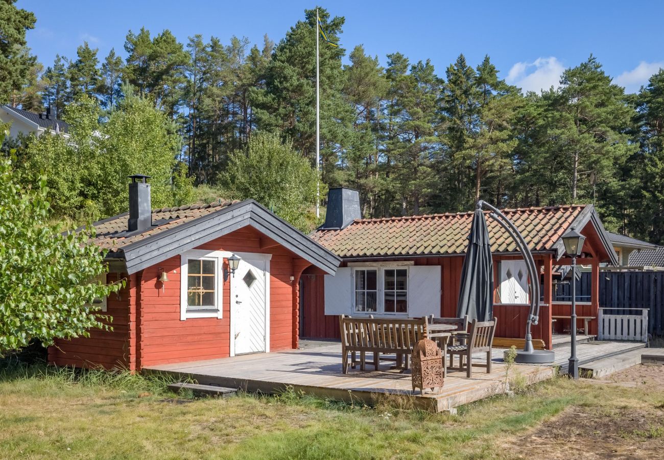 House in Stavsnäs - Archipelago house with private beach and jetty | SE13001