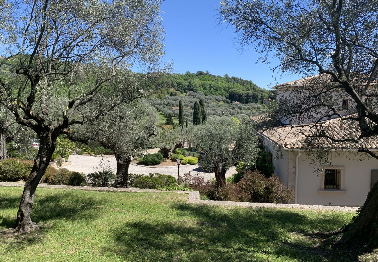 Villa in Châteauneuf-Grasse - Villa Ock en Bourg - Etoiles du Sud