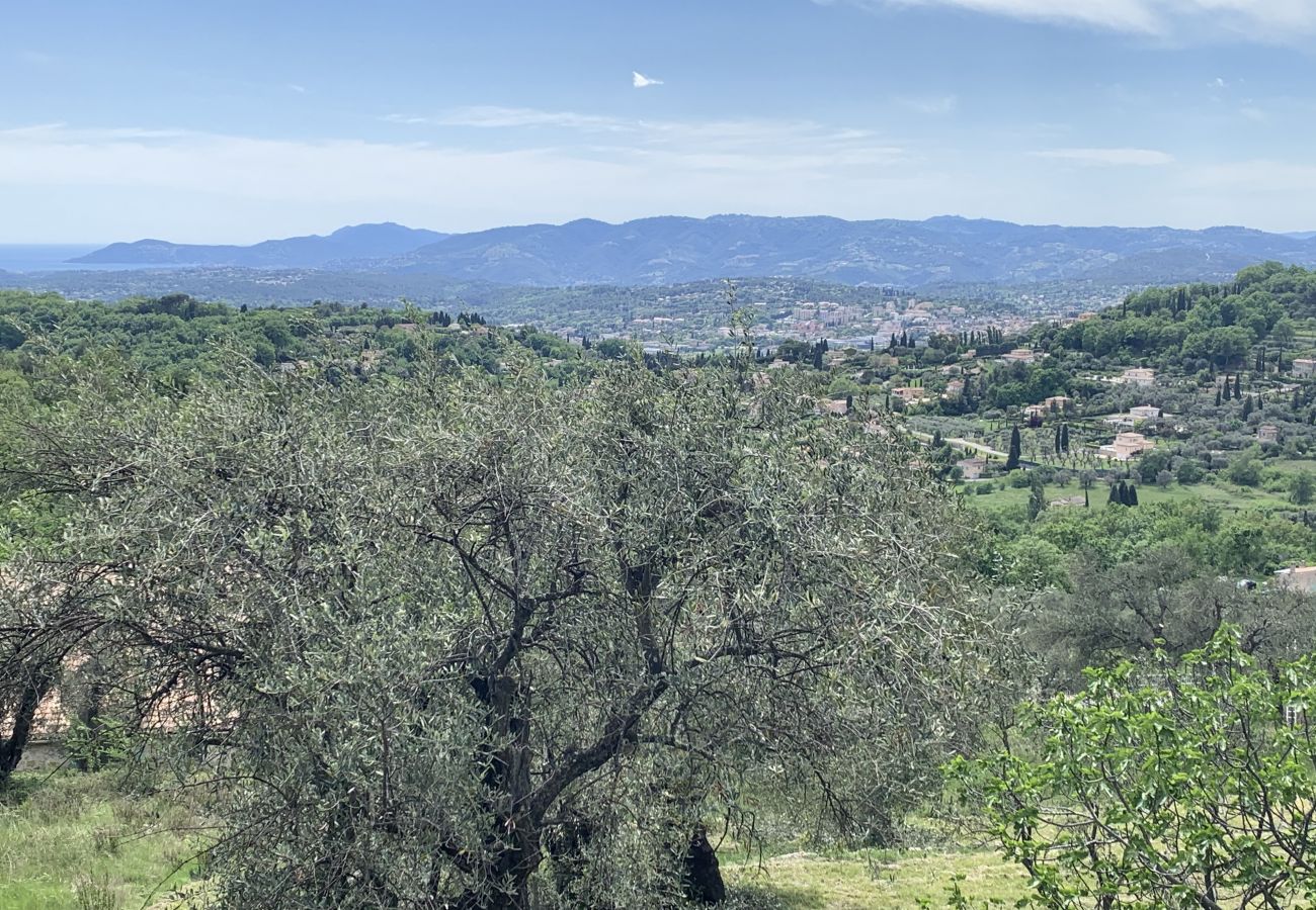 Villa in Châteauneuf-Grasse - Villa Ock en Bourg - Etoiles du Sud