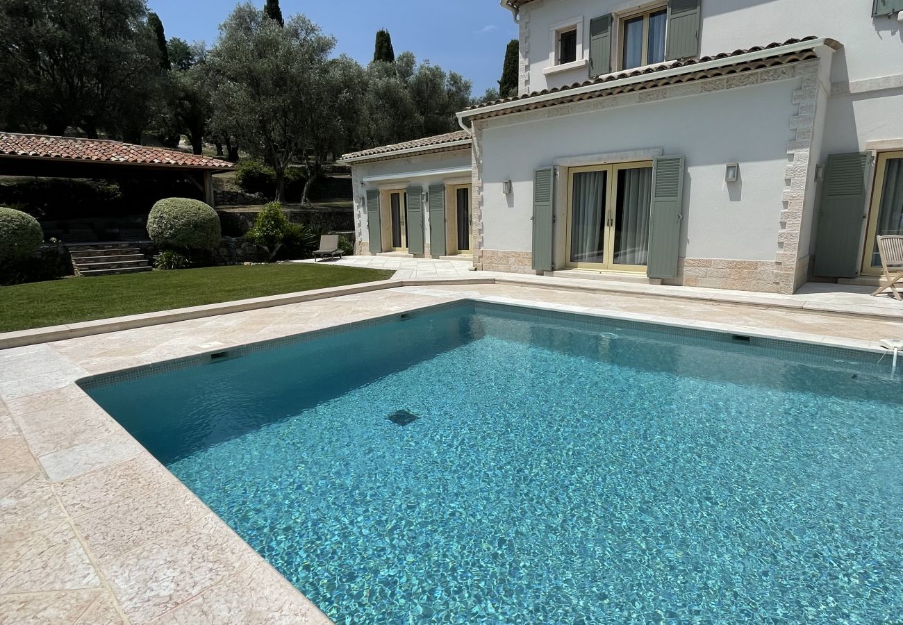 Villa in Châteauneuf-Grasse - Villa Ock en Bourg - Etoiles du Sud