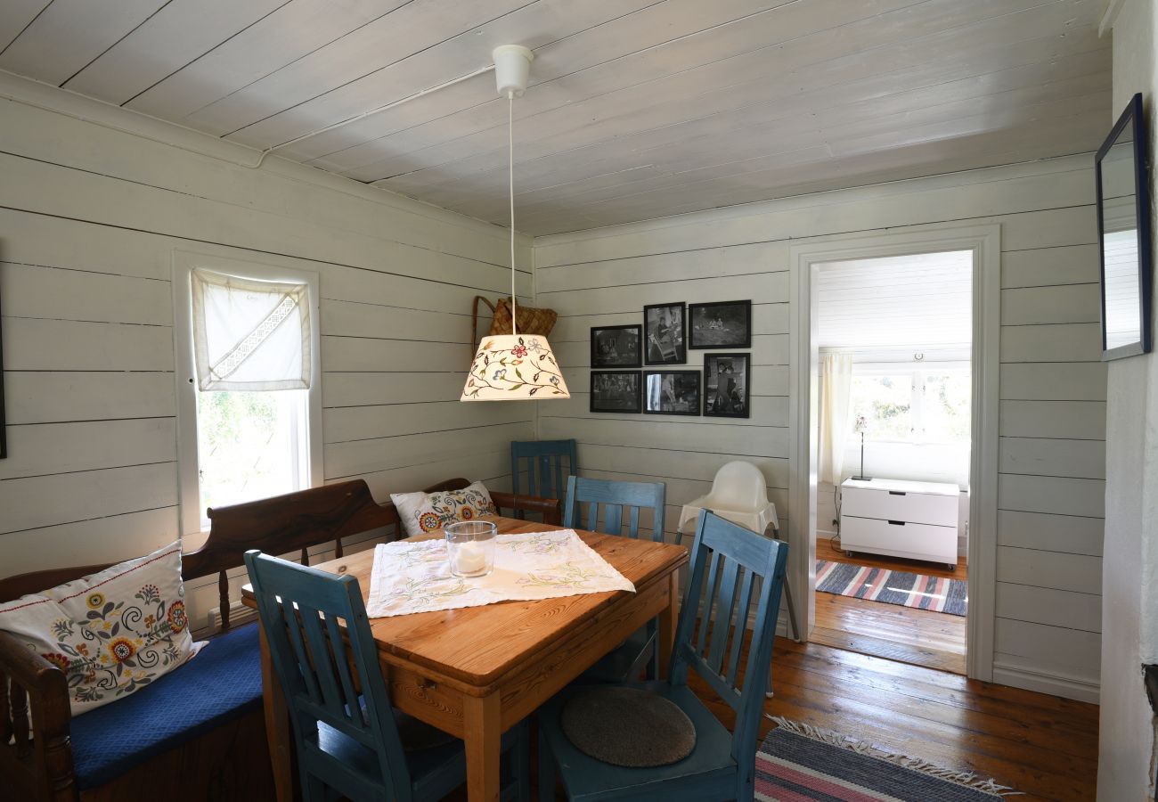House in Arvika - Cozy cottage in Arvika  with private location in beautiful Värmland nature | SE18013