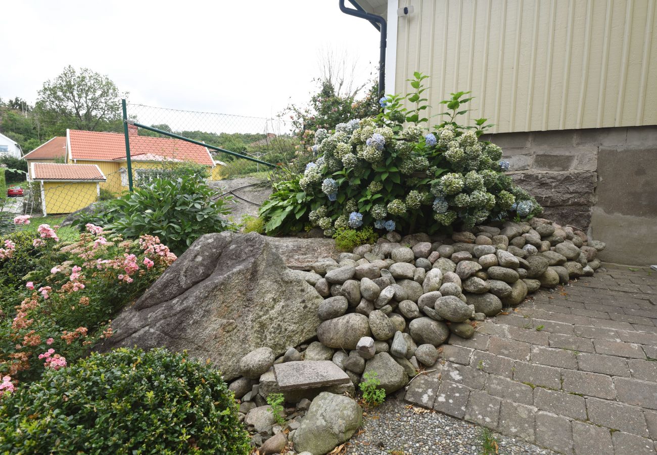 House in Uddevalla - Nice holiday home  in central Uddevalla with sauna | SE09025