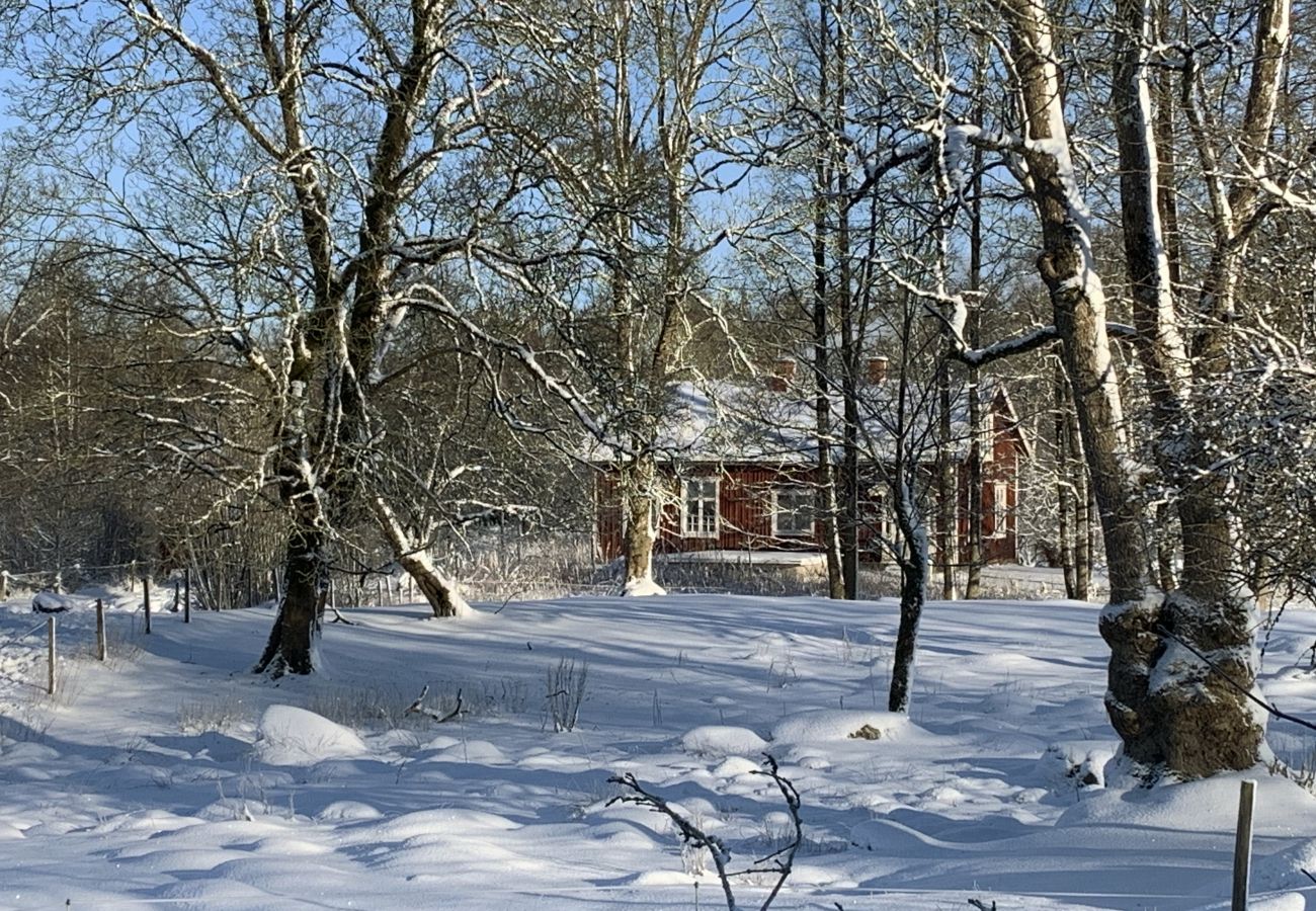 House in Smålandsstenar - Nice cottage in Släthult outside Smålandsstenar | SE07030