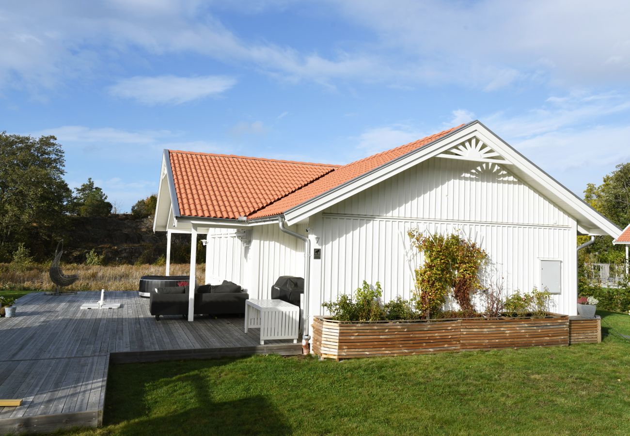 House in Strömstad - Nice cottage by the Iddefjorden, Strömstad | SE09027