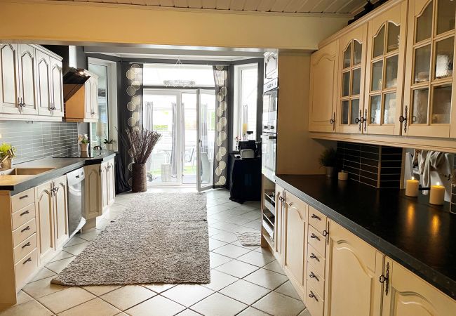 House in Motala - Luxury house in Motala with heated pool | SE10014