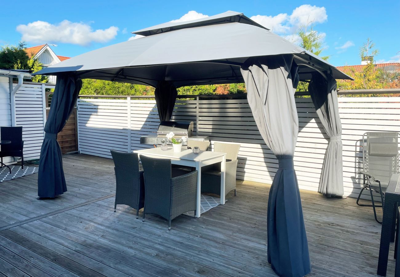 House in Motala - Luxury house in Motala with heated pool | SE10014