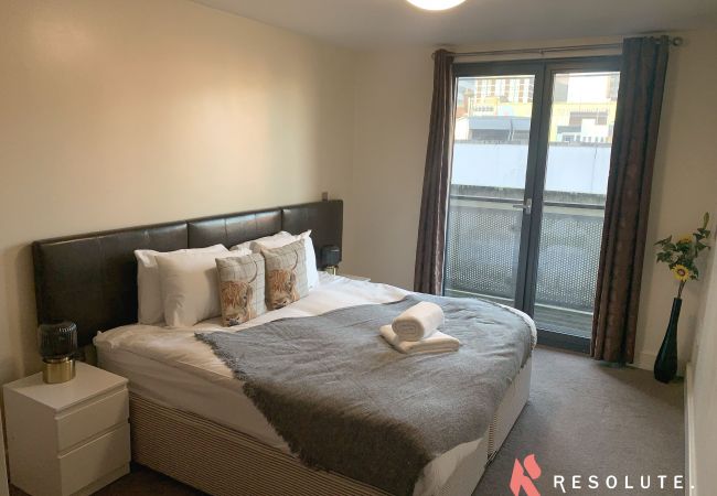 Apartment in Birmingham - ★ New Renovated Arcadian Centre - One Bedroom - Balcony - Sofa Bed