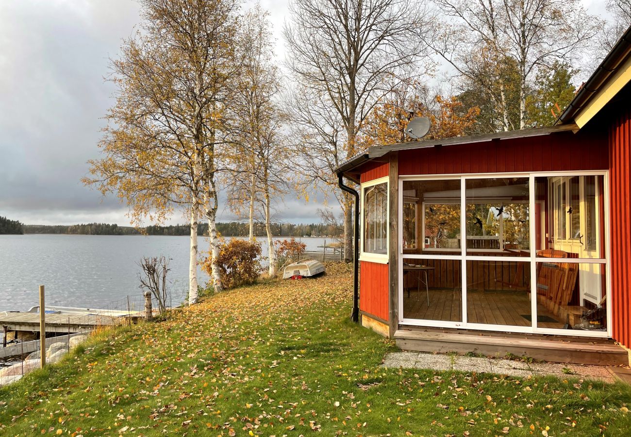 House in Hult - Lovely cottage outside Eksjö with amazing lake view | SE07028