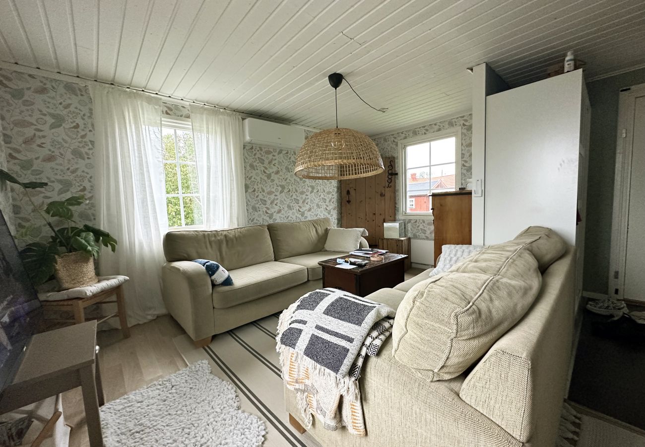 House in Färjestaden - Cozy holiday house on Öland near family-friendly beaches | SE04012