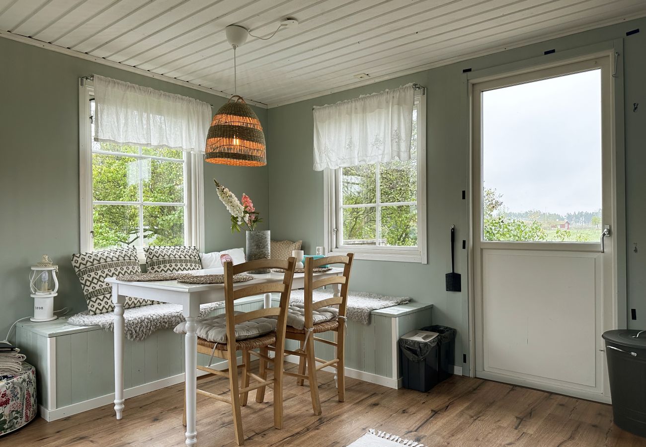 House in Färjestaden - Cozy holiday house on Öland near family-friendly beaches | SE04012