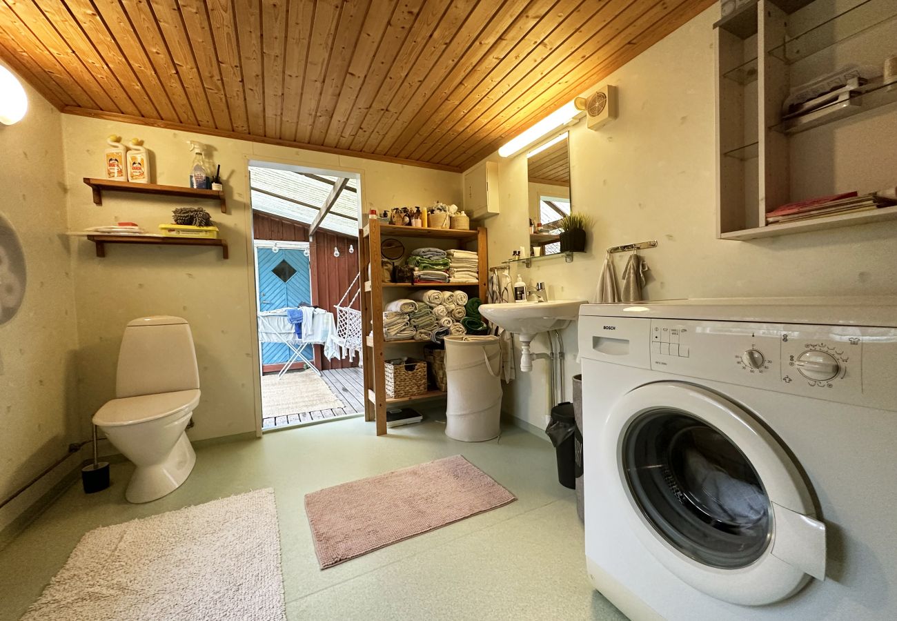 House in Färjestaden - Cozy holiday house on Öland near family-friendly beaches | SE04012
