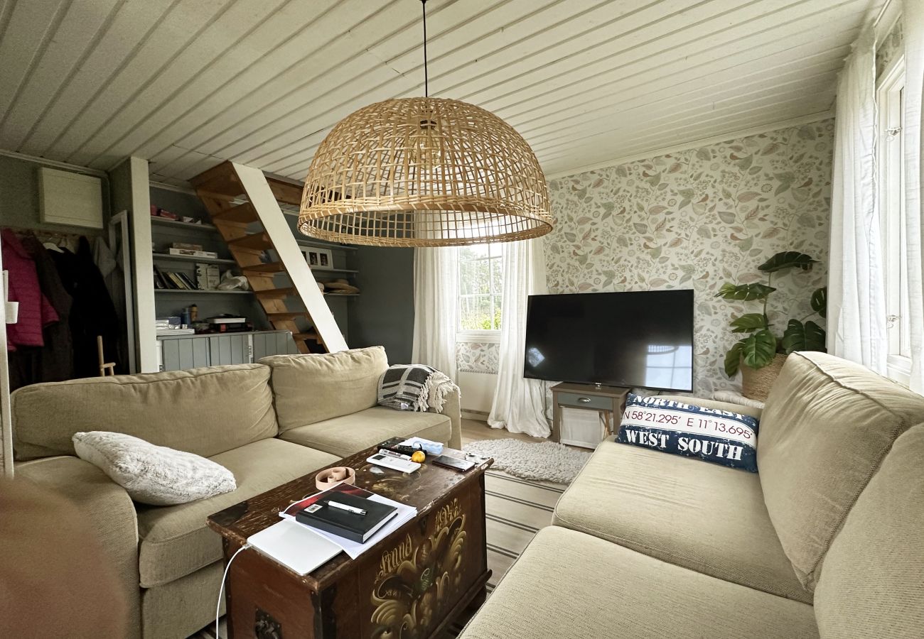 House in Färjestaden - Cozy holiday house on Öland near family-friendly beaches | SE04012