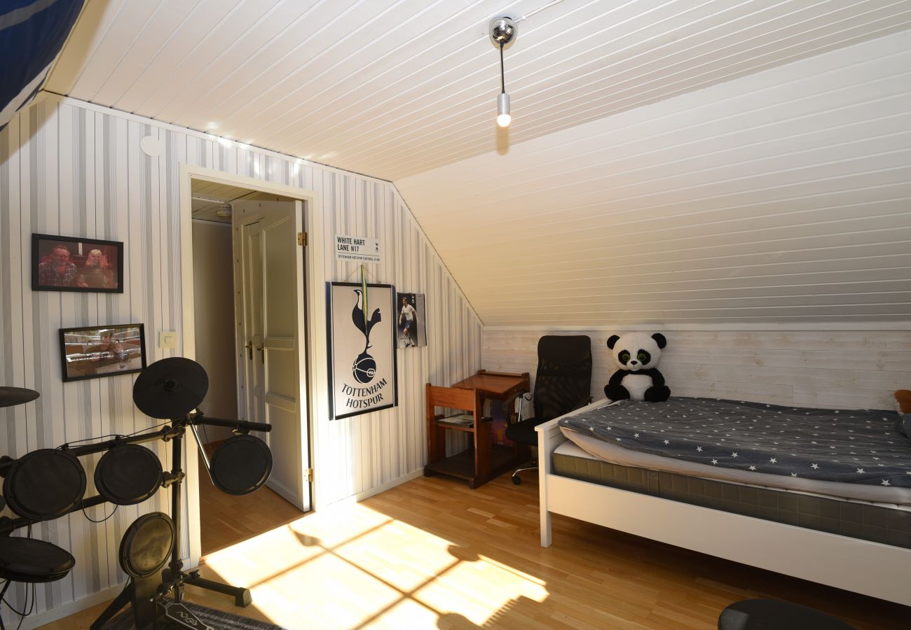 House in Svanesund - Fresh and cozy villa with wood-fired jacuzzi and sauna | SE09026 Svanesund/Orust.