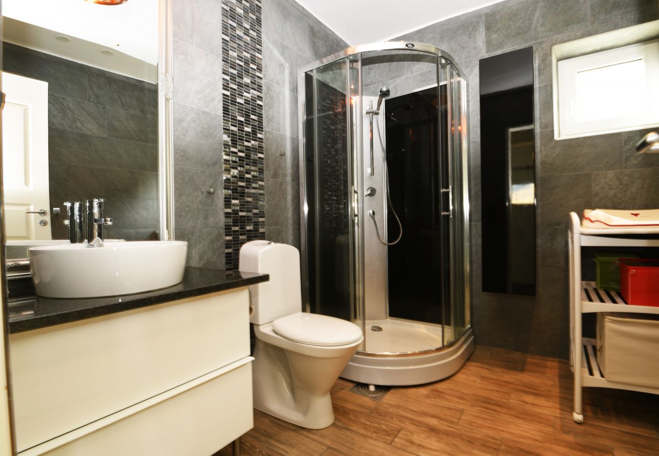 House in Sysslebäck - Large holiday house located in the middle of the slope of Branäsberget | SE18019