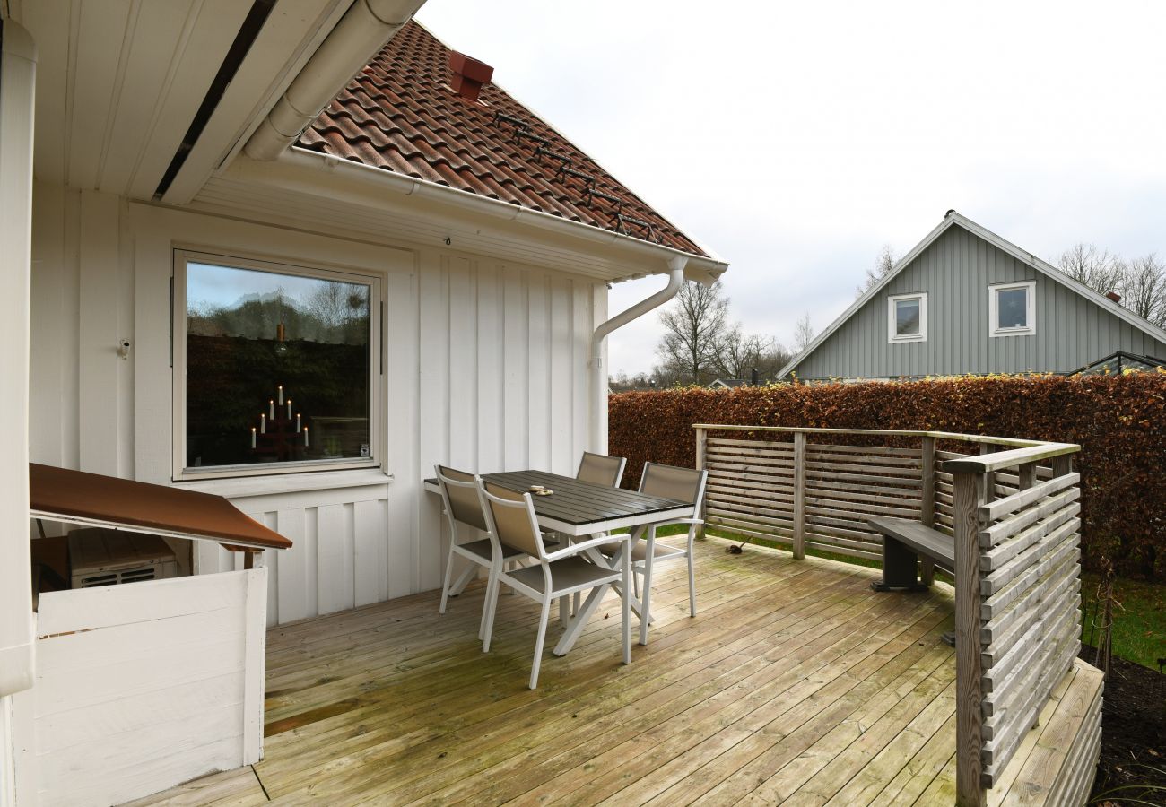 House in Öjersjö - Holiday home near Gothenburg and hiking trails | SE08041