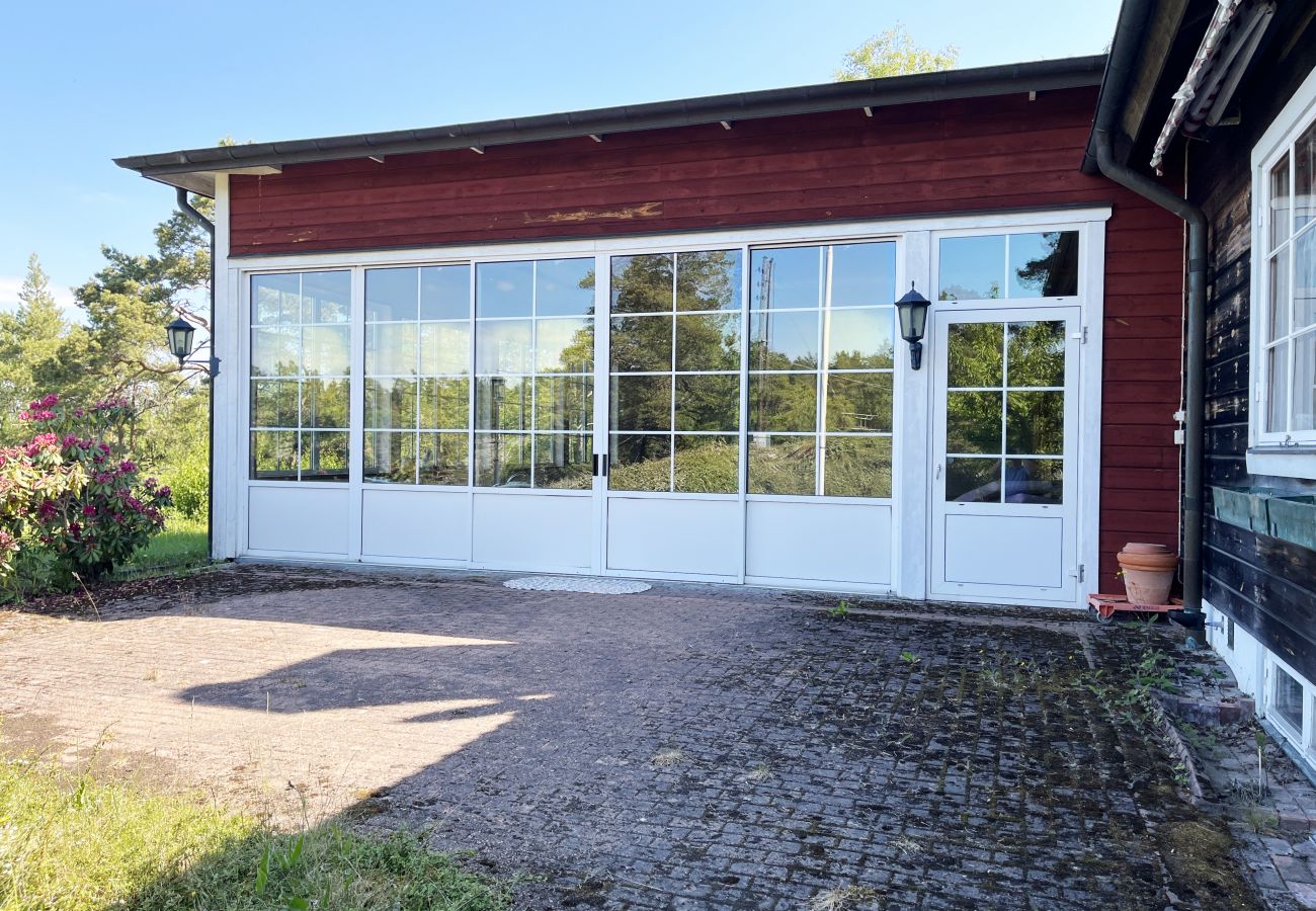 House in Sorunda - House by the sea with pool and sauna, near Nynäshamn | SE13017