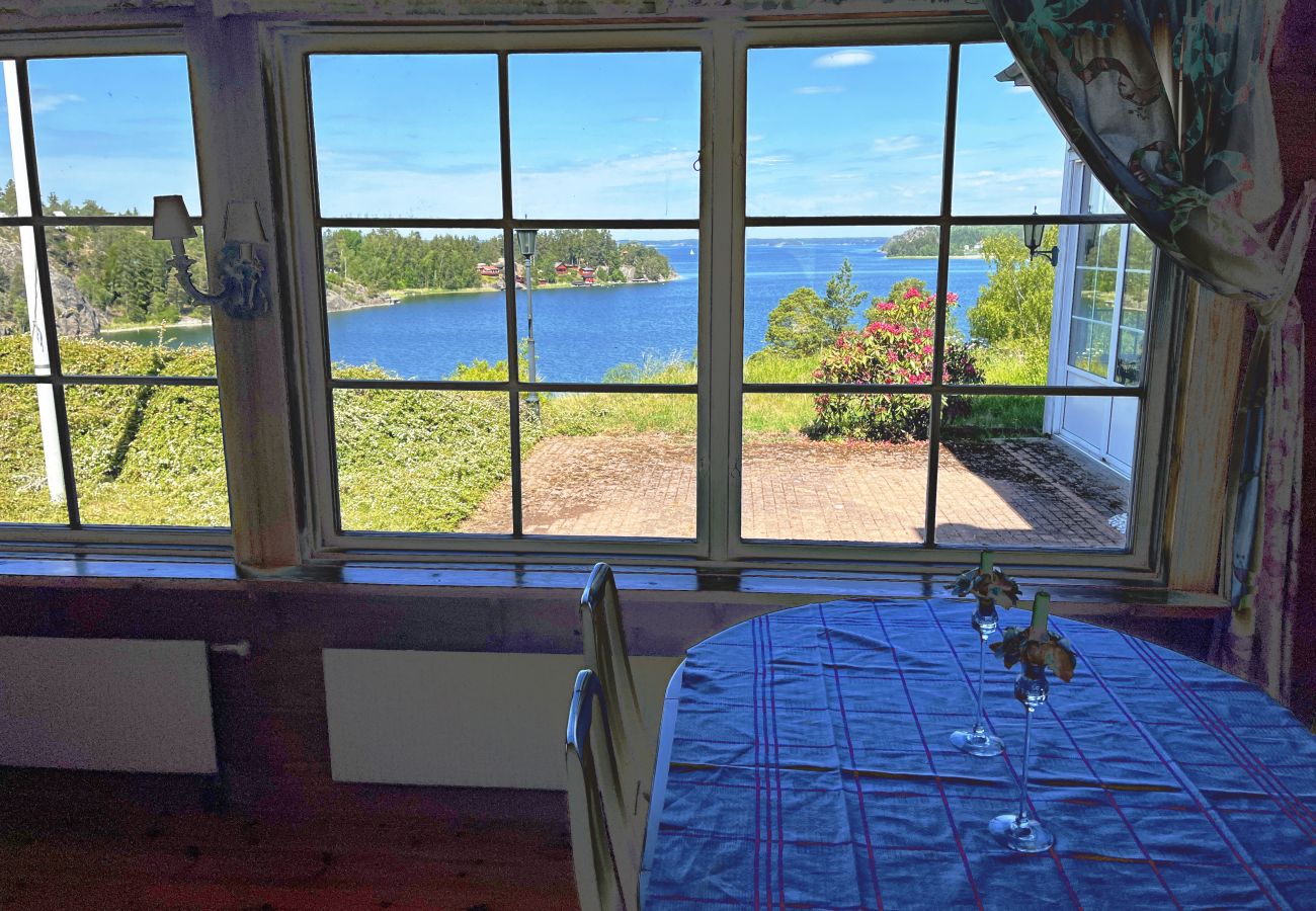 House in Sorunda - House by the sea with pool and sauna, near Nynäshamn | SE13017