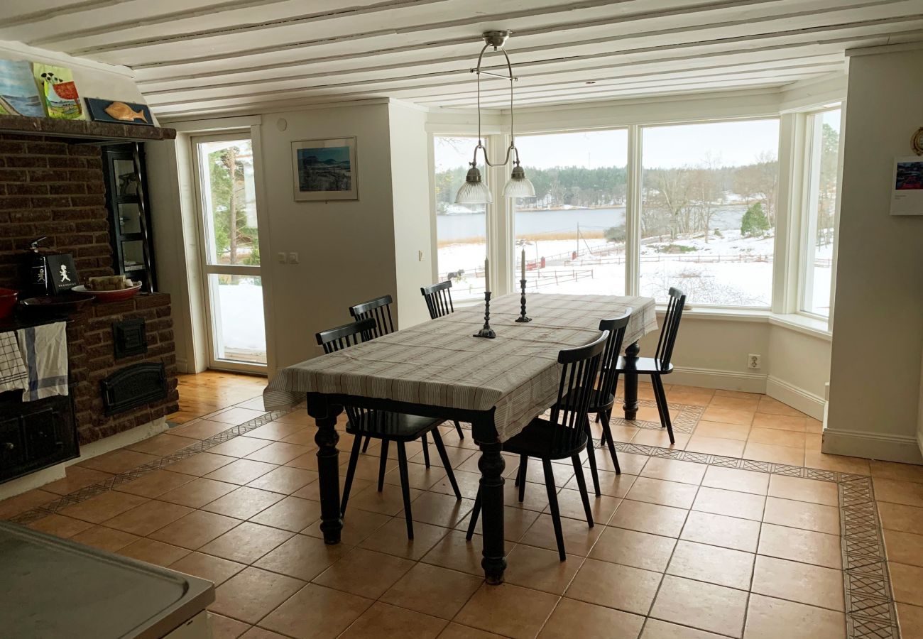 House in Vaxholm - Spacious villa with sea view at Skarpö, Vaxholm | SE13002