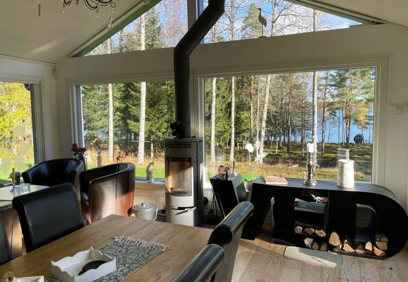 House in Månsarp - Lovely holiday home with its own lake plot and panoramic view of Rasjön | SE07037