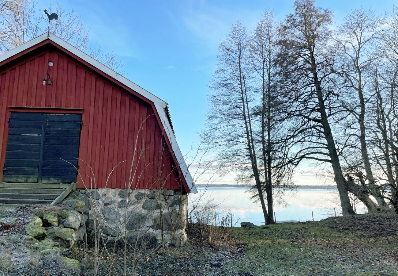 House in Urshult - Fantastic holiday home with own lake plot at Mien | SE06045